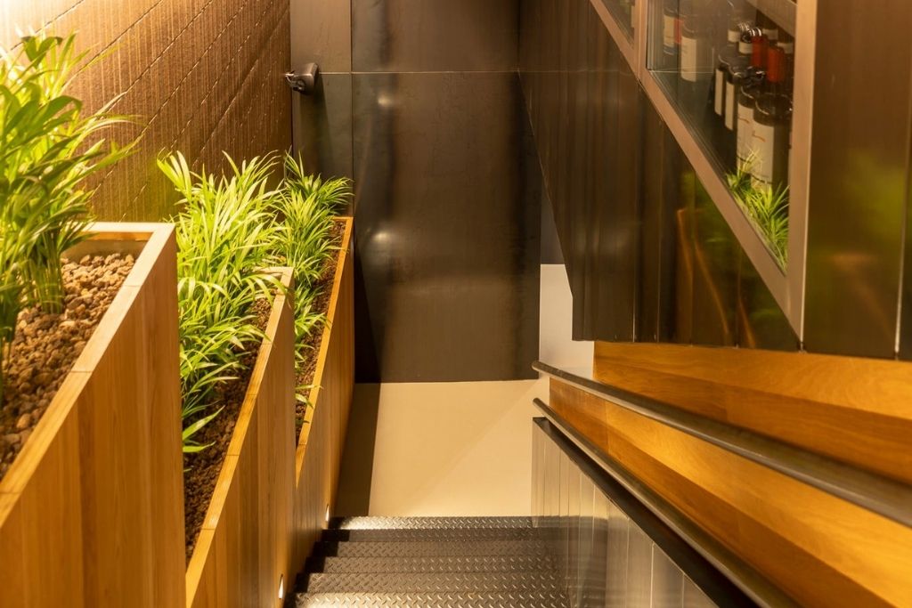 comedor-principal-escaleras