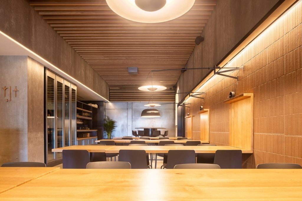 comedor-principal-mesas